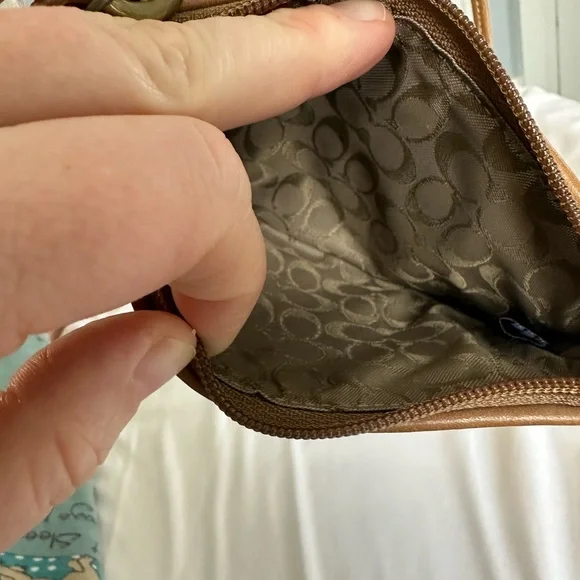 Vintage Mini Coach Wristlet - Picture 3 of 8